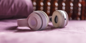 Read more about the article 6 Best Girls Headphones in India: Affordable and High-Quality